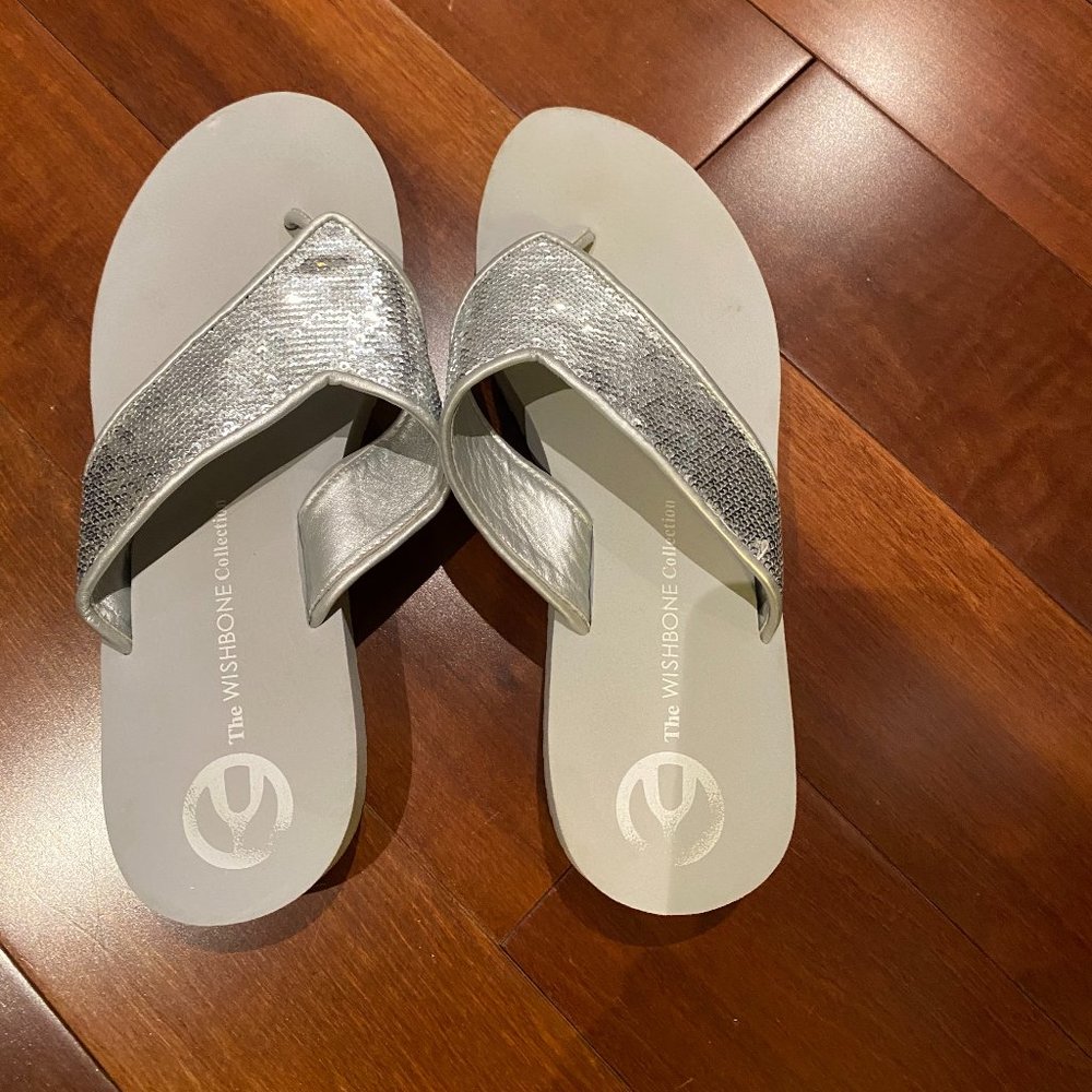The Wishbone Collection Sliver flip flop